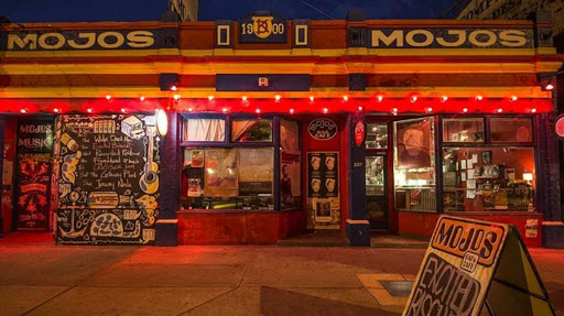 Mojo's Bar
