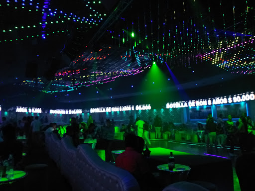 DUBAI NIGHT CLUB