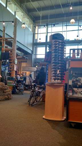 Clothing Store «L.L. Bean», reviews and photos, 75 Evergreen Way, South Windsor, CT 06074, USA