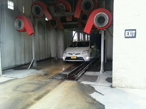 Car Wash «Boerne Express Car Wash», reviews and photos, 1520 S Main St, Boerne, TX 78006, USA