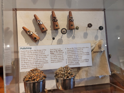 Jewelry Store «James Avery Jewelry», reviews and photos, 145 Avery Road North, Kerrville, TX 78028, USA