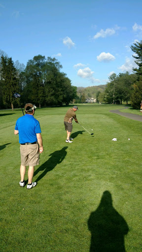 Golf Course «Cricket Ridge Restaurant & Golf Course», reviews and photos, 22087 Pocket Rd, Batesville, IN 47006, USA