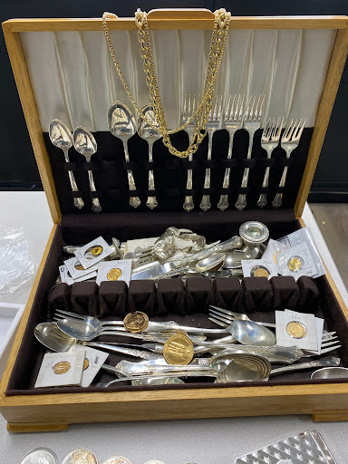 Pawn Shop «14K Pawn and Exchange», reviews and photos, 16146 Eureka Rd, Southgate, MI 48195, USA