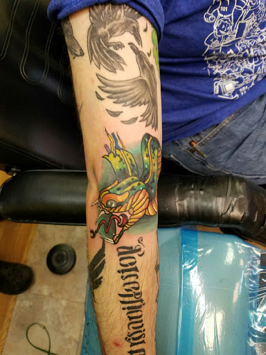 Tattoo Shop «Mind Crusher Tattoo», reviews and photos, 6705 N Clark St, Chicago, IL 60626, USA