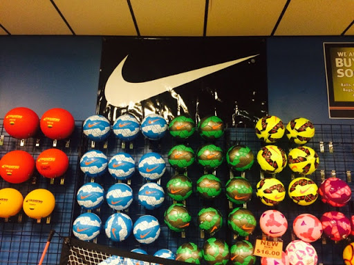 Sporting Goods Store «Play It Again Sports Carrollwood Tampa», reviews and photos, 11921 Dale Mabry Hwy #8, Tampa, FL 33618, USA