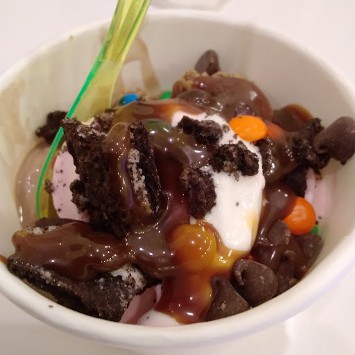 Frozen Yogurt Shop «Peachwave Frozen Yogurt & Gelato», reviews and photos, 6 W 8th St, Holland, MI 49423, USA