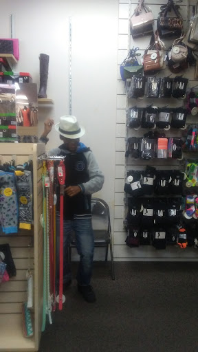 Shopping Mall «Town & Country Shopping Center», reviews and photos, 3912 E Broad St, Columbus, OH 43213, USA