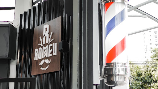 Barbearia no centro de Curitiba | ROMEU Barbershop ®