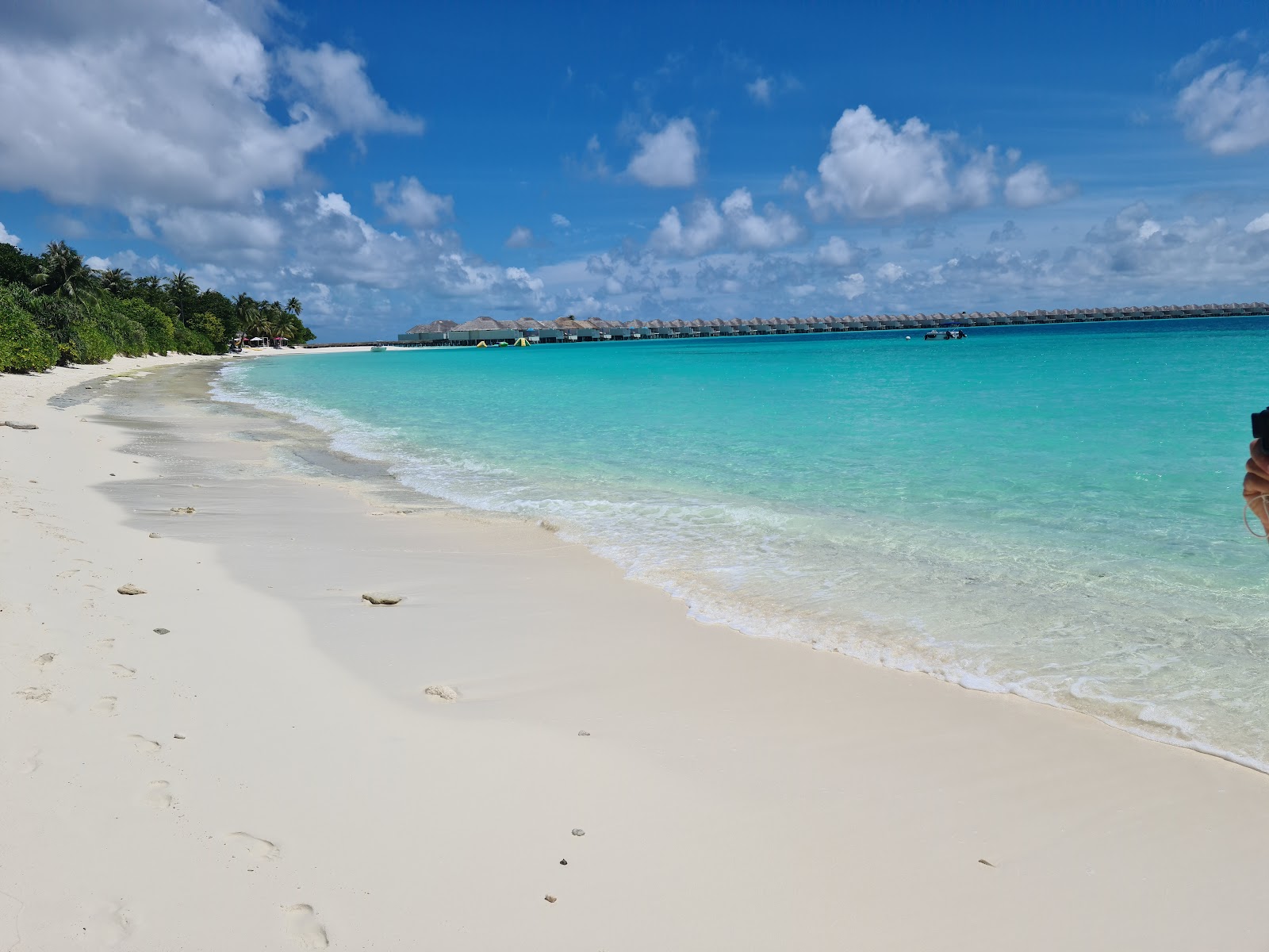 Foto de Playa Kanifushi con muy limpio nivel de limpieza