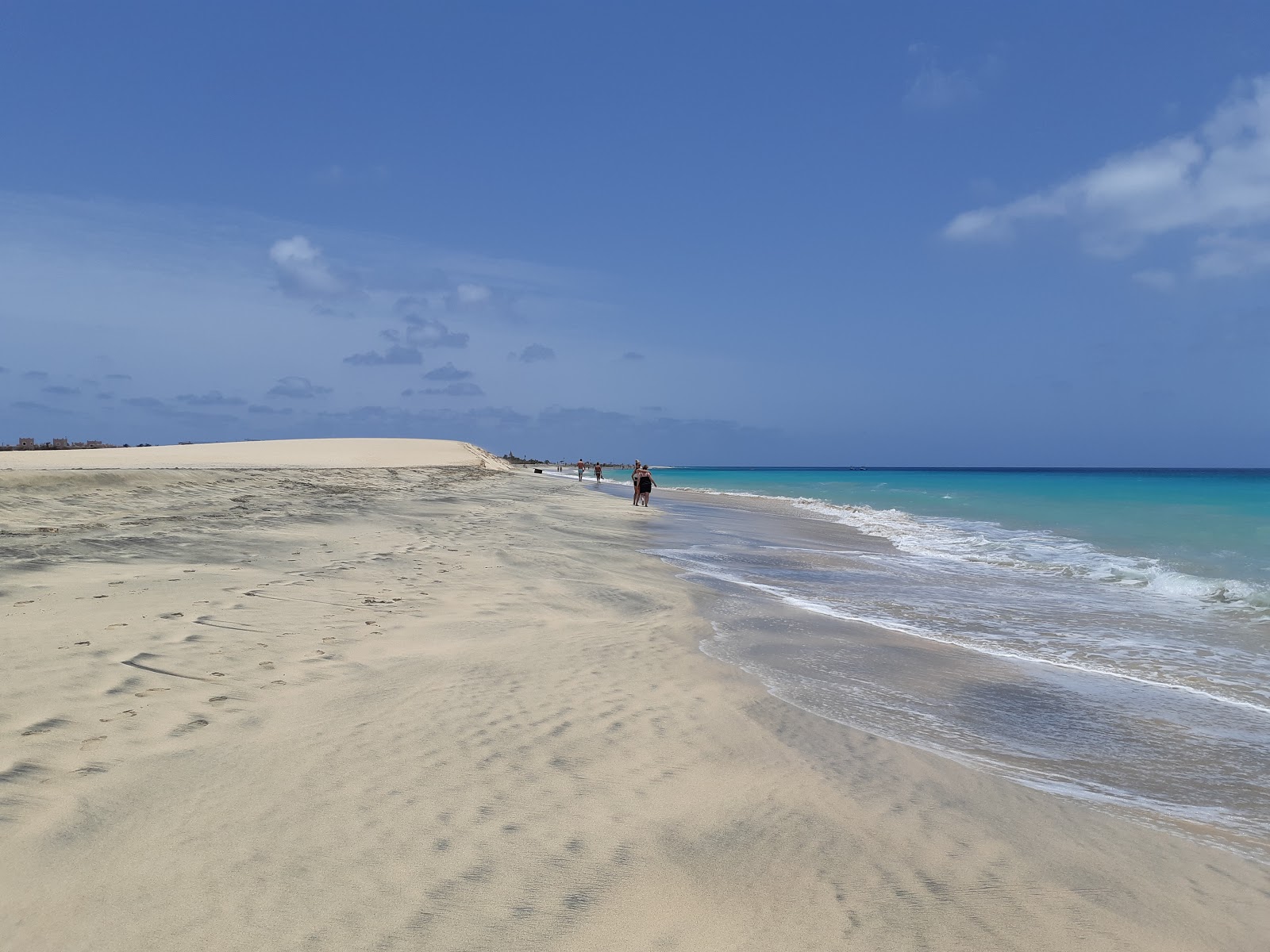 Foto von Dune of Sal Beach - beliebter Ort unter Entspannungskennern