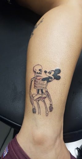 Tattoo Shop «Bison Tattoos & Piercings», reviews and photos, 16940 S Dixie Hwy, Palmetto Bay, FL 33157, USA