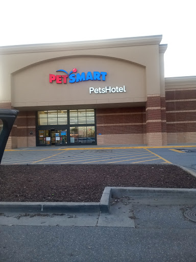 Pet Supply Store «PetSmart», reviews and photos, 3630 Peachtree Pkwy, Suwanee, GA 30024, USA