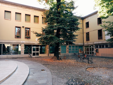 Liceo Classico Ariosto Piazzetta Cardinale Pignedoli, 2, 42100 Reggio nell'Emilia RE, Italia