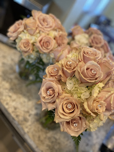 Florist «Flowers By Voytek», reviews and photos, 9524 Blind Pass Rd, St Pete Beach, FL 33706, USA