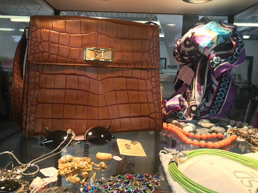 Consignment Shop «Reflections Resale Boutique», reviews and photos, 1505 N Leroy St, Fenton, MI 48430, USA