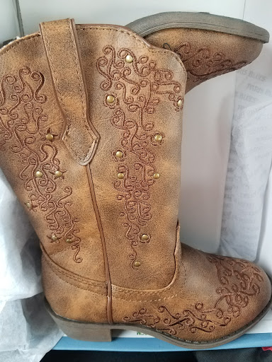 Shopping Mall «Creeks at Virginia Centre», reviews and photos, 9850 Brook Rd, Glen Allen, VA 23059, USA