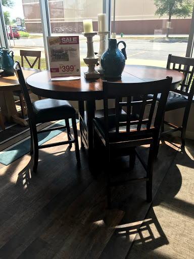 Furniture Store «Art Van Furniture - Batavia», reviews and photos, 165 N Randall Rd, Batavia, IL 60510, USA