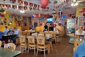Dos Primos Mexican Restaurant image