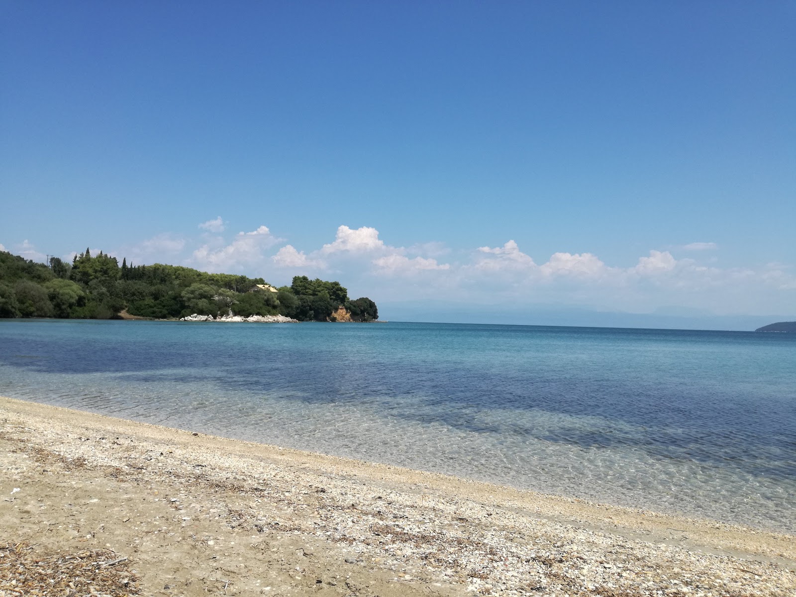 Photo de Nea Kamarina 2nd beach zone des équipements