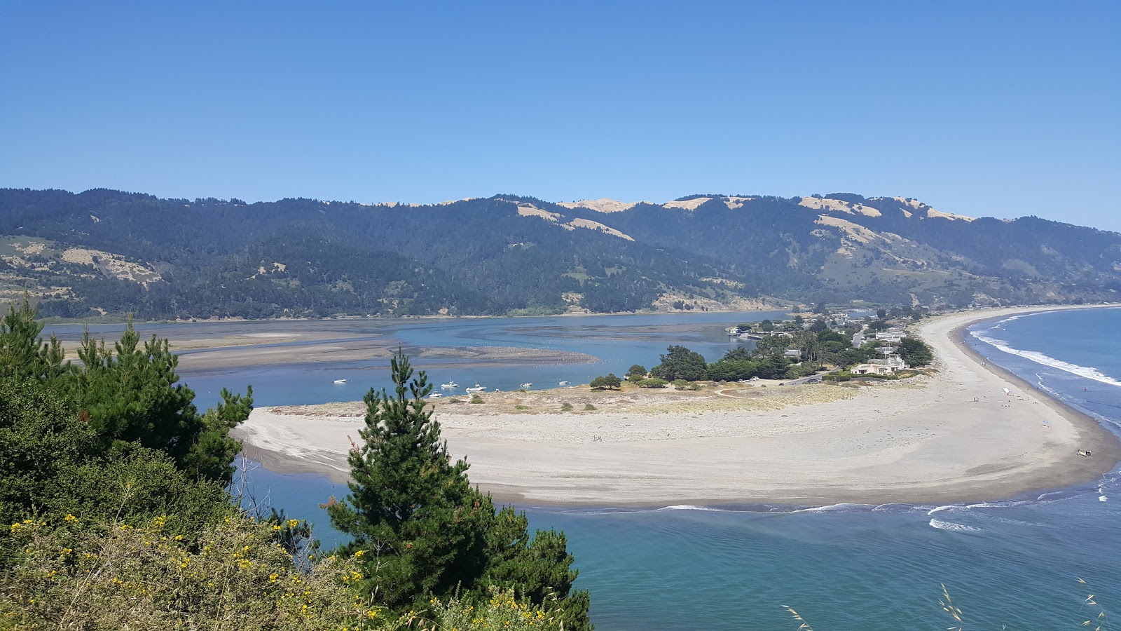 Photo of Stinson Beach II with gray sand surface