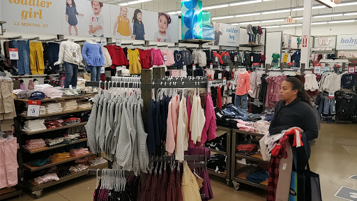 Clothing Store «Old Navy», reviews and photos, 1640 Douglas Rd, Oswego, IL 60543, USA