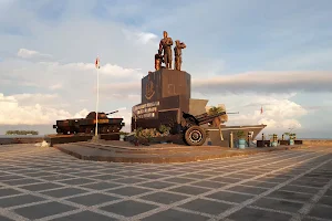 Monumen Perjuangan TNI AL ( MARINIR ) Pantai Gandoriah Pariaman image