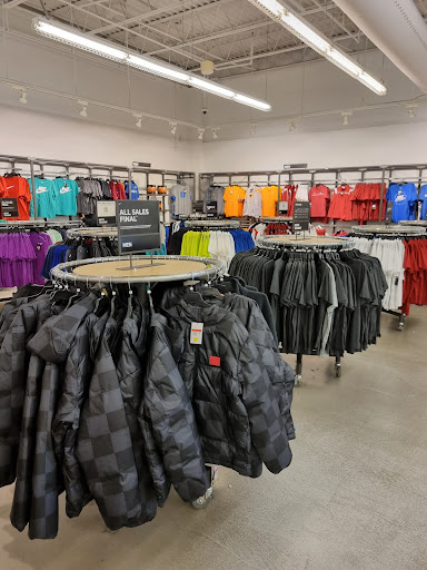 Clothing Store «Nike Clearance Store», reviews and photos, 4099 S Plaza Dr, Memphis, TN 38116, USA