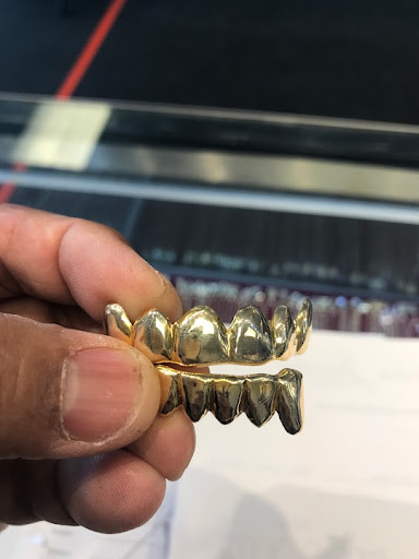 Watch Repair Service «Golden Jewelers - Memphis», reviews and photos, 2926 Lamar Ave, Memphis, TN 38114, USA