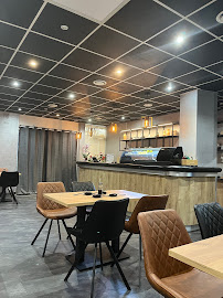 Atmosphère du Restaurant Uniq Sushi à Cesson-Sévigné - n°2