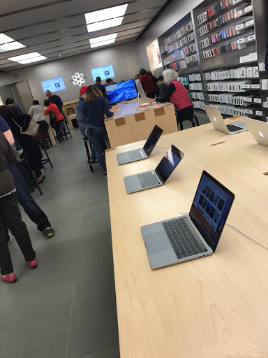 Computer Store «Apple Fair Oaks», reviews and photos, 11750 Fair Oaks Mall, Fairfax, VA 22033, USA