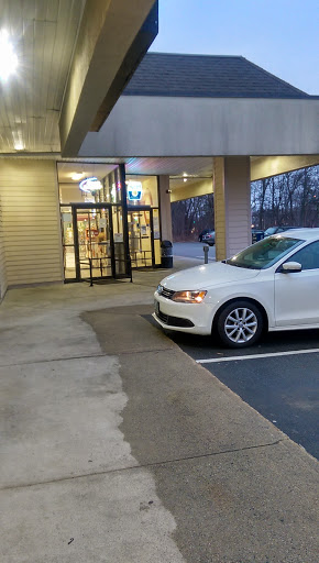 Curtis Liquors - Weymouth, 486 Columbian St, Weymouth, MA 02190, USA, 