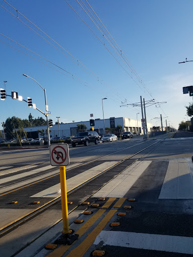 Auto Repair Shop «W.I. Simonson Mercedes Service & Parts», reviews and photos, 1330 Colorado Ave, Santa Monica, CA 90404, USA