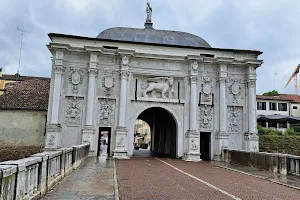 Porta San Tomaso image