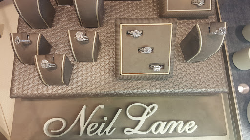 Jewelry Store «Kay Jewelers», reviews and photos, 2893 Town Center Blvd, Fort Mitchell, KY 41017, USA