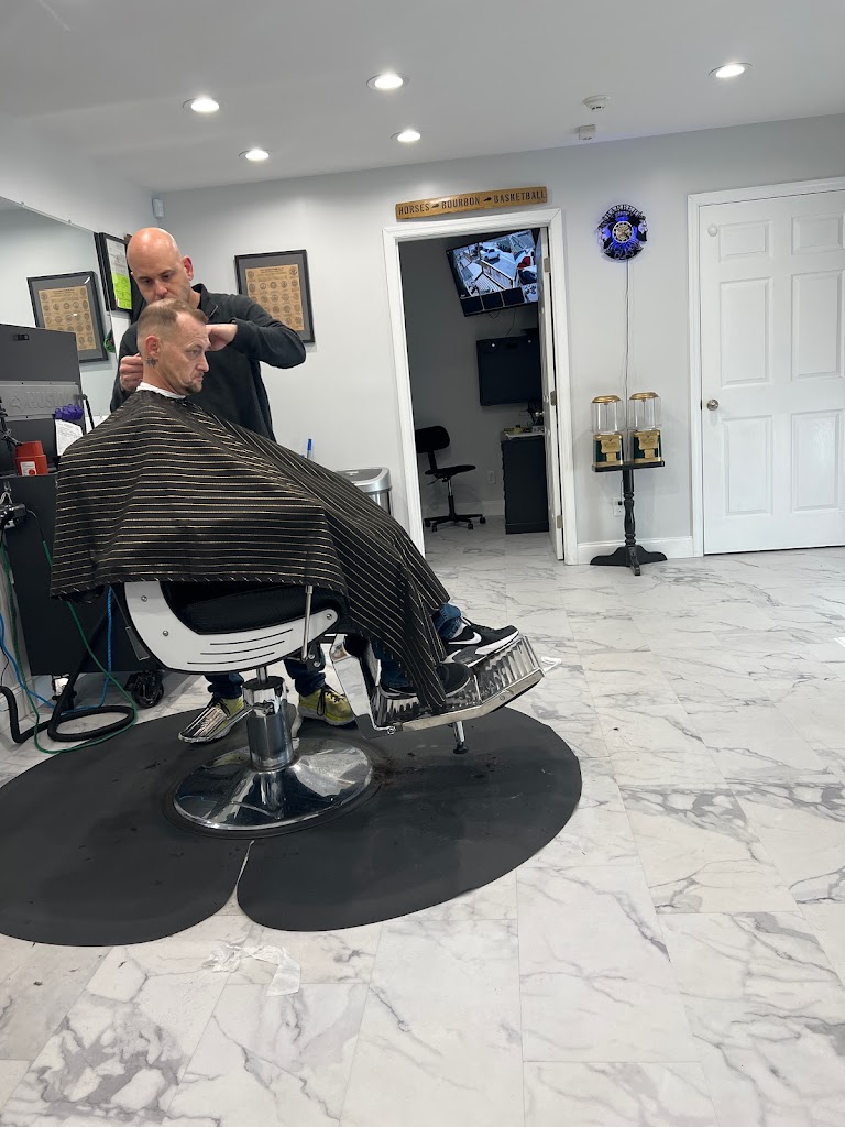 Carbide's Barbershop 41653