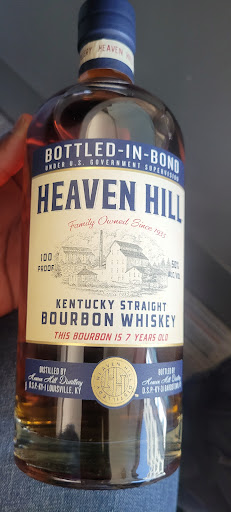 Liquor Store «QueenCity Wine&Spirits - Lottery - Soda - Snacks - Craft Beer-», reviews and photos, 113 E 5th St, Cincinnati, OH 45202, USA