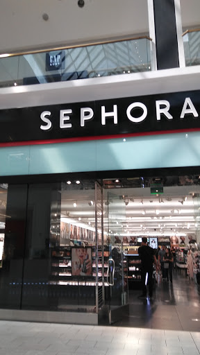 Shopping Mall «Westfield Fashion Square», reviews and photos, 14006 Riverside Dr, Sherman Oaks, CA 91423, USA