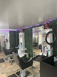 D'Elena Dominican Beauty Salon - Photo 2 - Car repair in Philadelphia, PA, Philadelphia