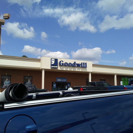 Thrift Store «Goodwill Industries of Middle Tennessee», reviews and photos, 291 New Shackle Island Rd, Hendersonville, TN 37075, USA