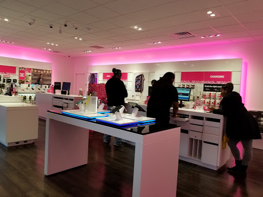 Cell Phone Store «T-Mobile», reviews and photos, 222 W 21st St, Norfolk, VA 23517, USA