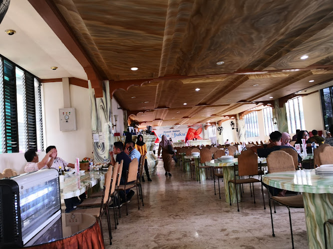 Restoran Indonesia di Sulawesi Selatan: Nikmati Kelezatan Makanan di Catering & Rumah Makan Ulu Juku, Reza Cafe & Palekko, dan Rumah Makan Raja Muda