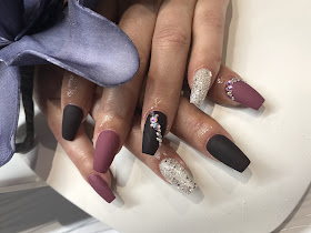 Nails DeLuxe