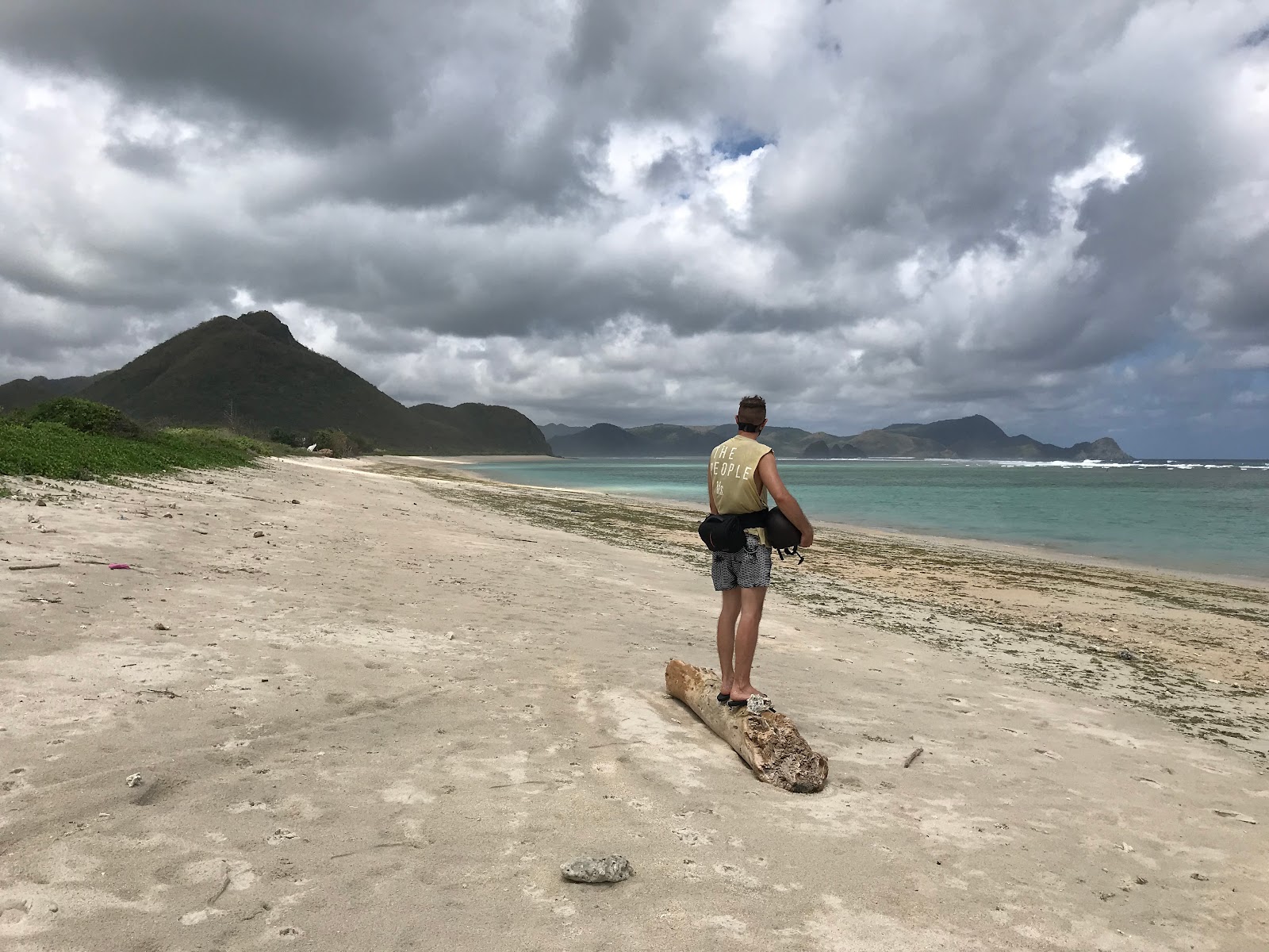 Foto von Torok Beach mit langer gerader strand