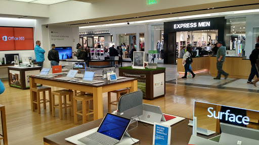 Computer Store «Microsoft Store - The Mall at Rockingham Park», reviews and photos, 99 Rockingham Park Blvd #117a, Salem, NH 03079, USA