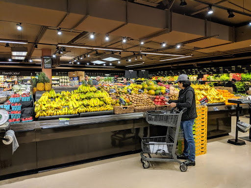 Gourmet Grocery Store «Metropolitan Market Uptown», reviews and photos, 100 Mercer St, Seattle, WA 98109, USA