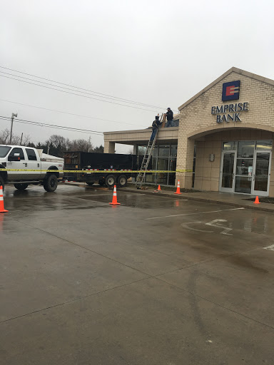 Roofing Contractor «Truett Roofing», reviews and photos, 210 S Pattie St, Wichita, KS 67211, USA