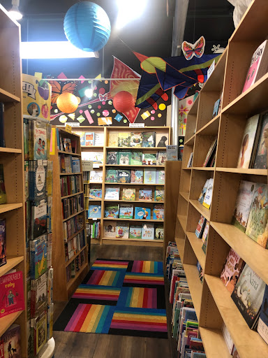 Book Store «Unabridged Bookstore», reviews and photos, 3251 N Broadway St, Chicago, IL 60657, USA