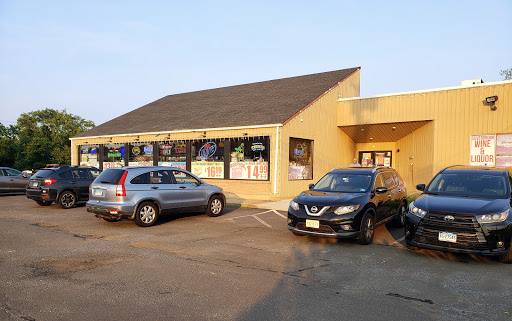Liquor Store «Silverbrook Wine and Liquor», reviews and photos, 374 Boston Post Rd, Orange, CT 06477, USA
