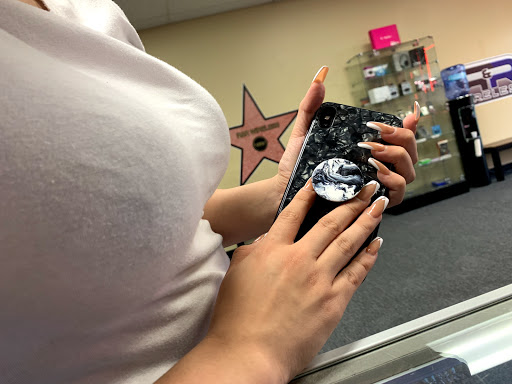 Cell Phone Store «R&R Wireless», reviews and photos, 12533 Jones Rd, Houston, TX 77070, USA