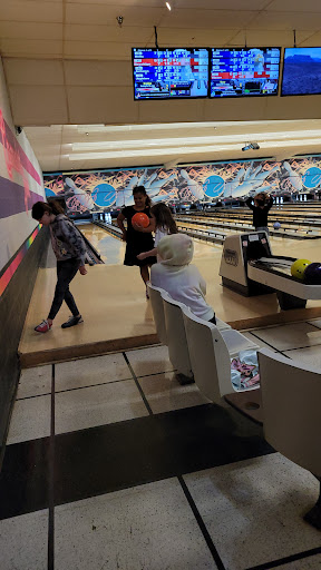 Bowling Alley «Camelot Bowl», reviews and photos, 801 Beltline Rd, Collinsville, IL 62234, USA